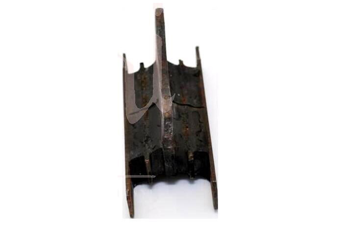 SUPPORTO CAMBIO CON TAGLIO PASSAGGIO TUBO SCARICO