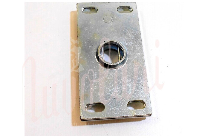 SCONTRO PIASTRA GANCIO COFANO ANTERIORE