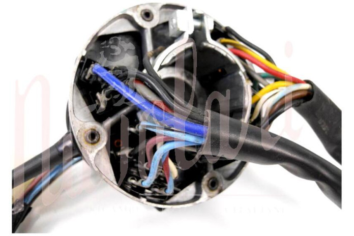 DEVIO LUCI CAVIS ASTE NERE