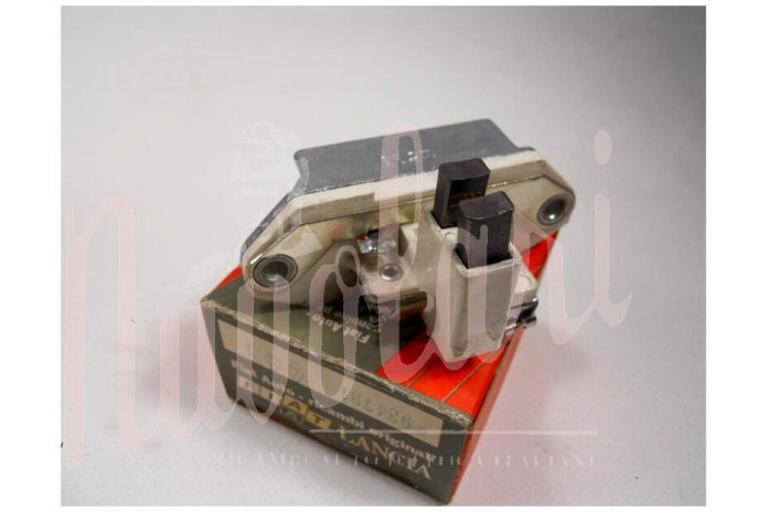 REGOLATORE ALTERNATORE C/PORTASPAZZOLE M.MARELLI