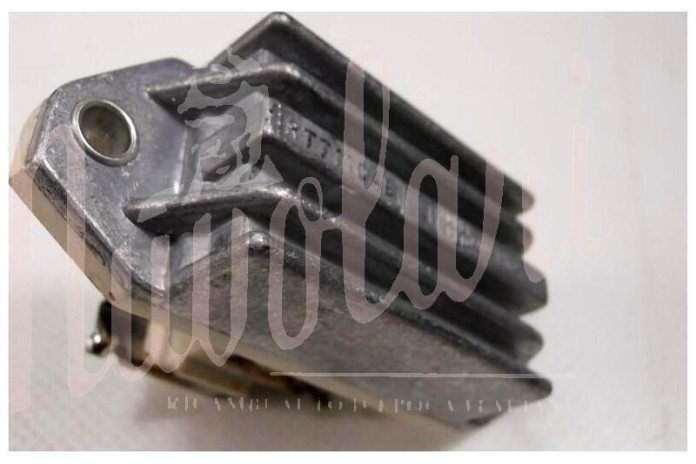 REGOLATORE ALTERNATORE C/PORTASPAZZOLE M.MARELLI