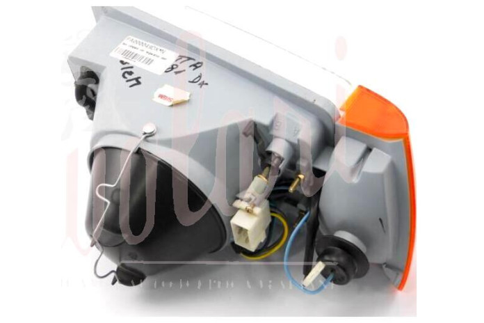 PLEXIGLASS FARO ANTERIORE DX