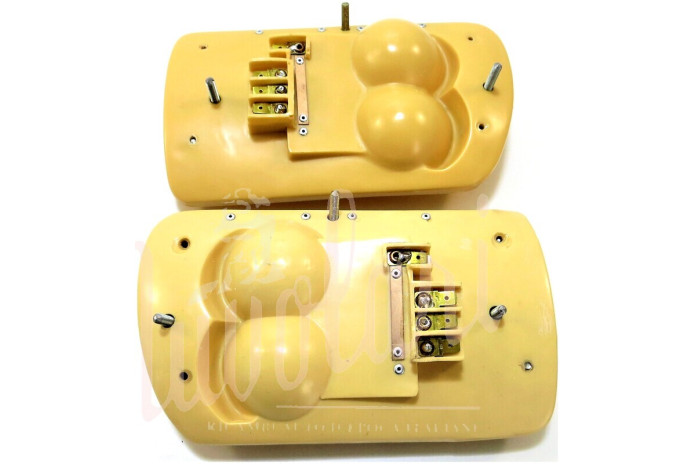 COPPIA BASE PLASTICA FANALI POST REPLICA CARELLO