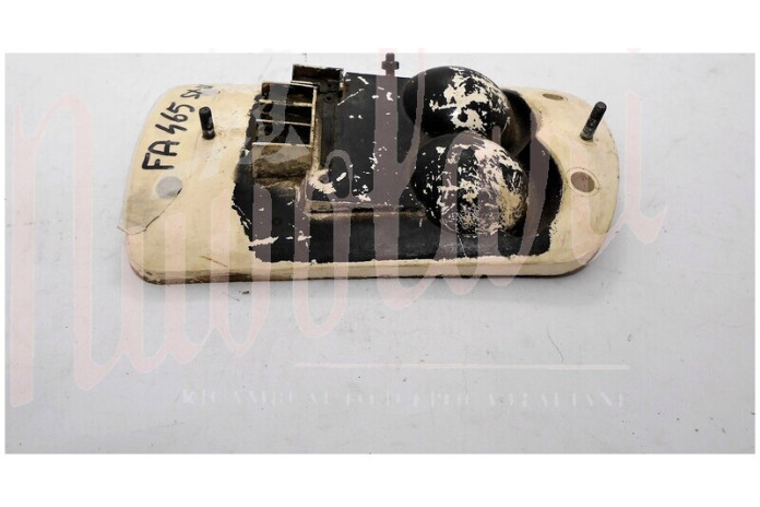 BASE PLASTICA FANALE POSTERIORE CARELLO