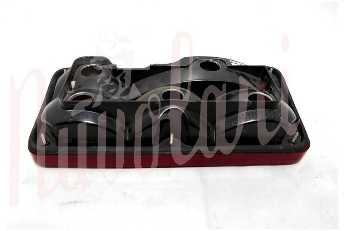 FANALE POSTERIORE GECARLENTE CON RIGHE