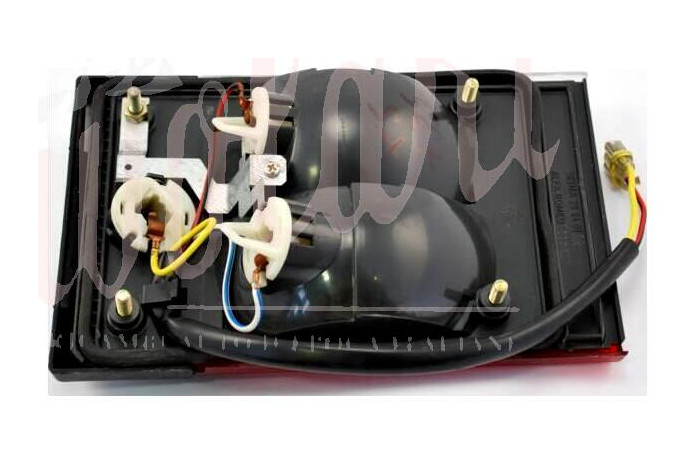 FANALE POSTERIORE CENTRALE BAULE SEIMA