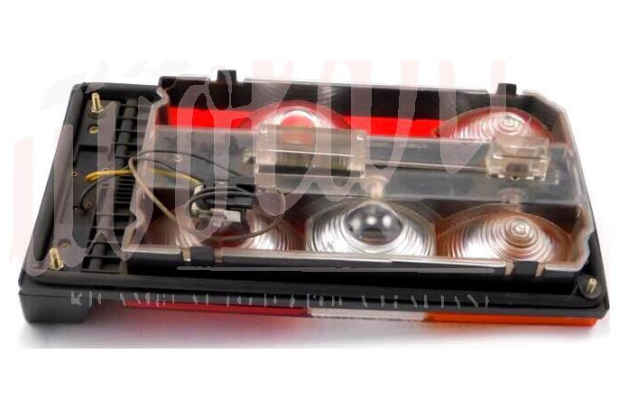 COPPIA FANALI POSTERIORI ALTISSIMO