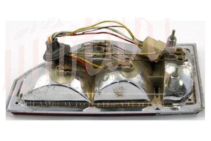 FANALE POST. ALT. FRECCIA VERT.