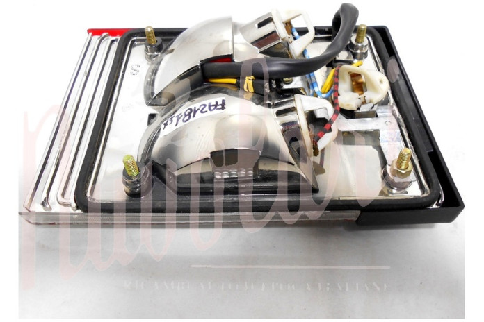 FANALE POSTERIORE CENTRALE BAULE ALTISSIMO