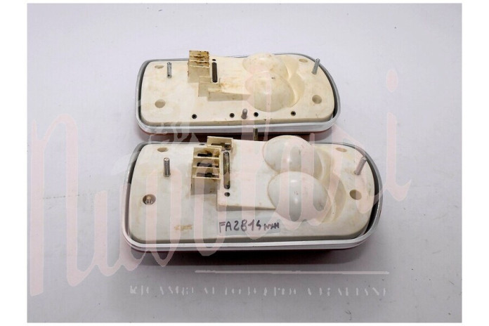 COPPIA FANALI POST CARELLO BASE PLASTICA