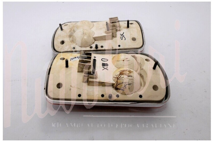 COPPIA FANALI POST CARELLO BASE PLASTICA