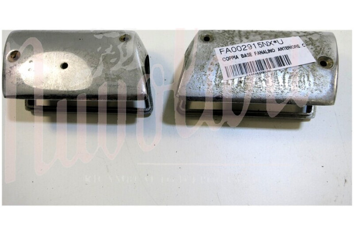 COPPIA BASE FANALINO ANTERIORE CARELLO CON FORI