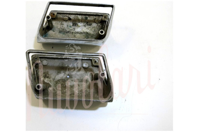 COPPIA BASE FANALINO ANTERIORE CARELLO CON FORI