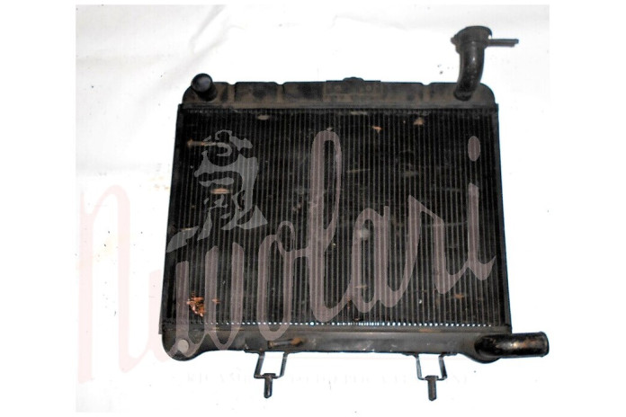 RADIATORE PIEDE ALTO