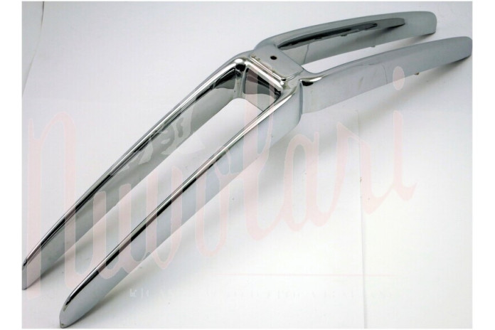 FREGIO CENTRALE CON BAFFI