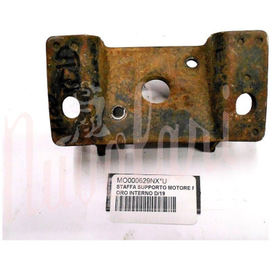 STAFFA SUPPORTO MOTORE FORO INTERNO D/19