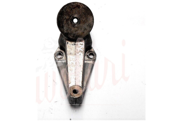 STAFFA SUPPORTO MOTORE LATO SCARICO