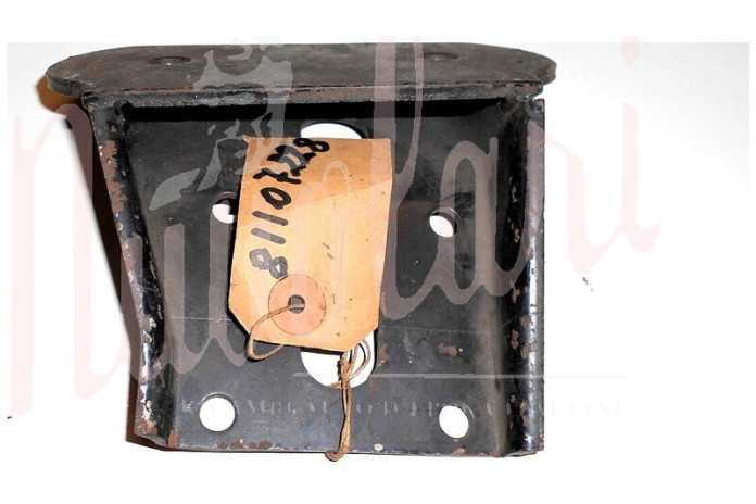 STAFFA SUPPORTO ANTERIORE MOTORE