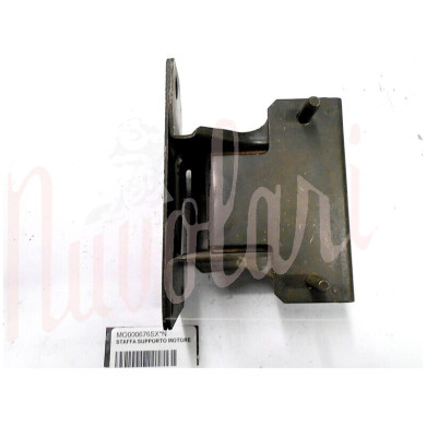 STAFFA SUPPORTO MOTORE