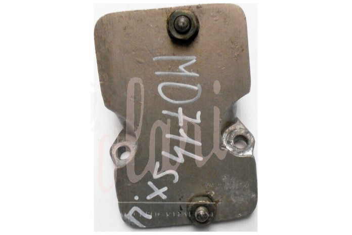 STAFFA SUPPORTO MOTORE LATO SCARICO