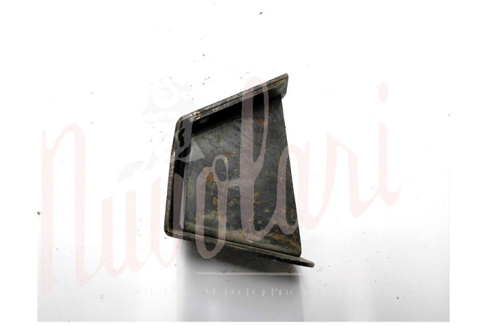 STAFFA SUPORTO MOTORE LATO SCARICO (TIPO BASSA)