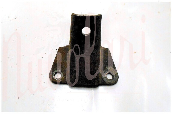 STAFFA SUPPORTO MOTORE