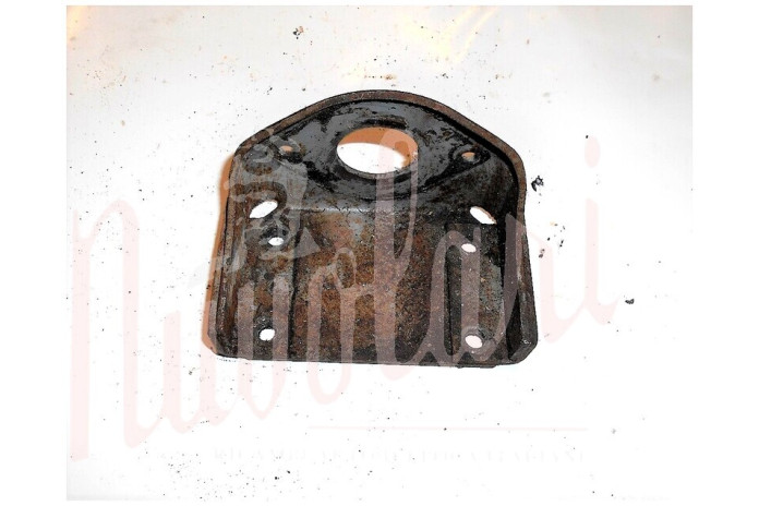 STAFFA SUPPORTO MOTORE (FORI D/8,5)