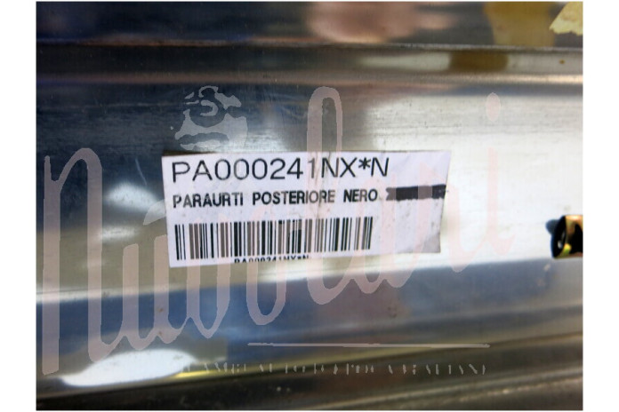 PARAURTI POSTERIORE NERO