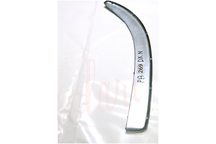 MODANATURA SUP. PARAURTI ANT. DX