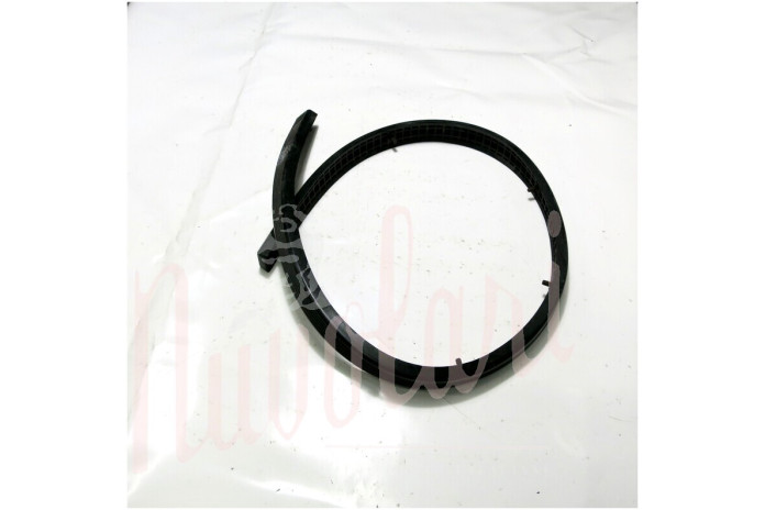 PROFILO GOMMA PAR. POST. CM 133