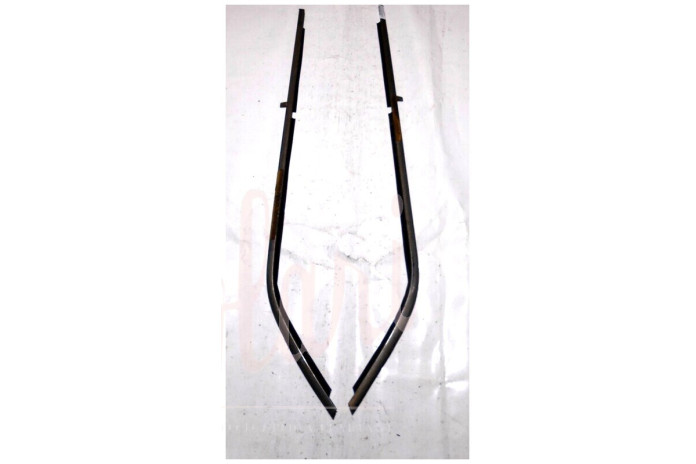 COPPIA CORNICE RASCHIAVETRO ESTERNO POST (CON STAFFA COMPLETA)