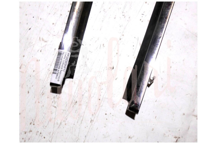 COPPIA CORNICE RASCHIAVETRO INTERNO POSTERIORE (COMPLETA)