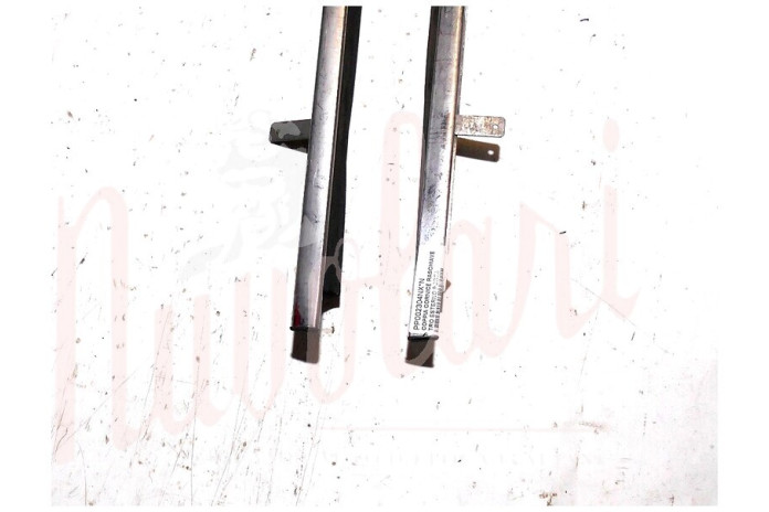 COPPIA CORNICE RASCHIAVETRO ESTERNO PORTA (COMPLETA)