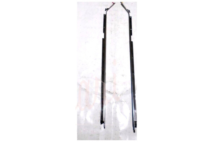 COPPIA CORNICE RASCHIAVETRO ESTERNO PORTA POSTERIORE (COMPLETA)