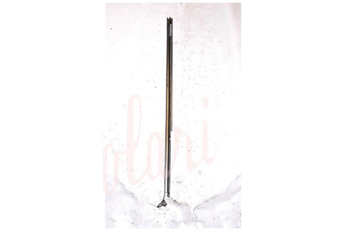 CORNICE RASCHIAVETRO INETRNO PORTA POSTERIORE