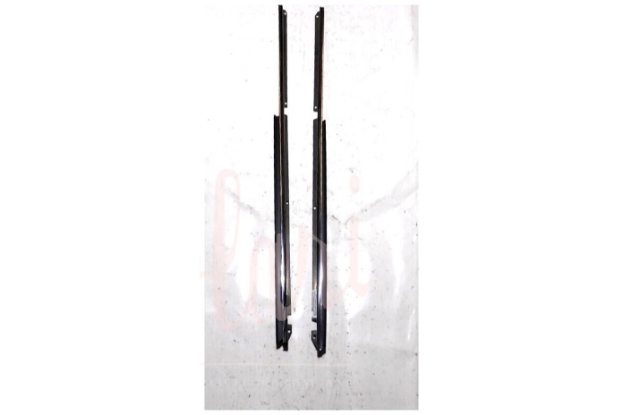 COPPIA CORNICE RASCHIAVETRO INTERNO PORTA ANTERIORE (COMPLETA)