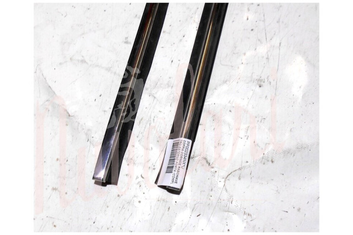 COPPIA CORNICE RASCHIAVETRO ESTERNO PORTA (COMPLETA)