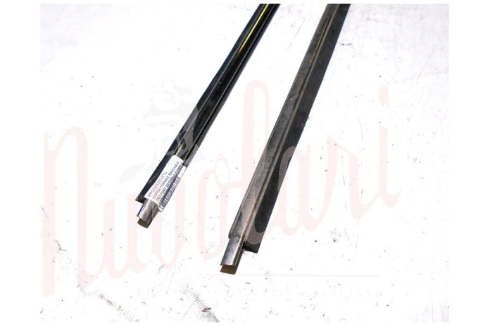 COPPIA CORNICE RASCHIAVETRO POST ESTERNA (COMPLETA CROMATA)