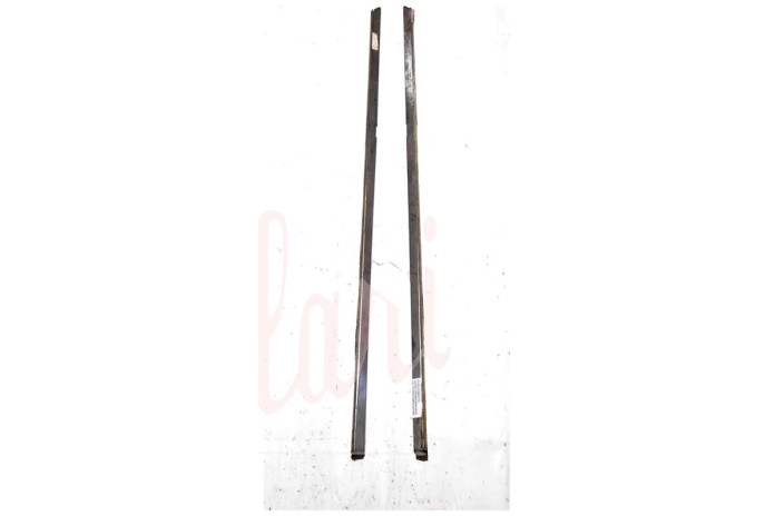 COPPIA CORNICE RASCHIAVETRO INTERNO PORTA ANTERIORE (COMPLETA)