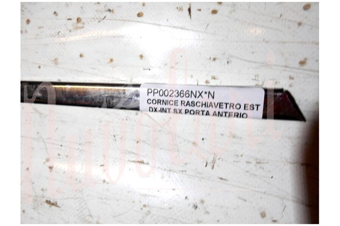CORNICE RASCHIAVETRO EST DX-INT SX PORTA ANTERIORE (Cent 79)