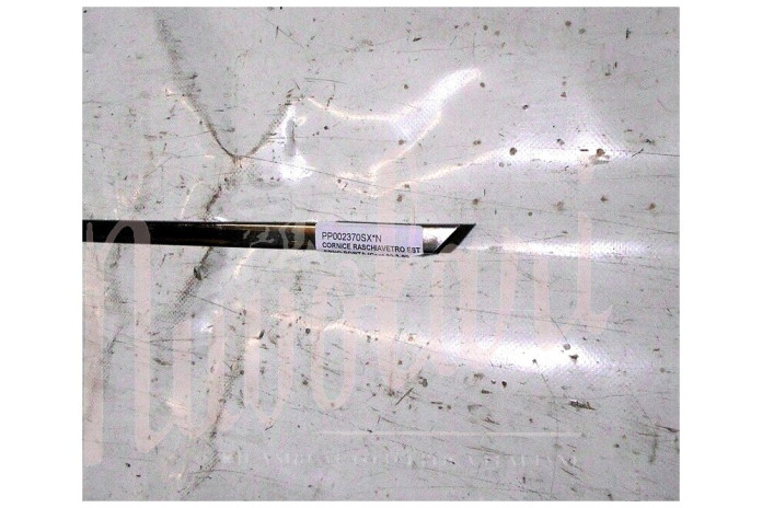 CORNICE RASCHIAVETRO ESTERNO PORTA (Cent 89.3-89.5)