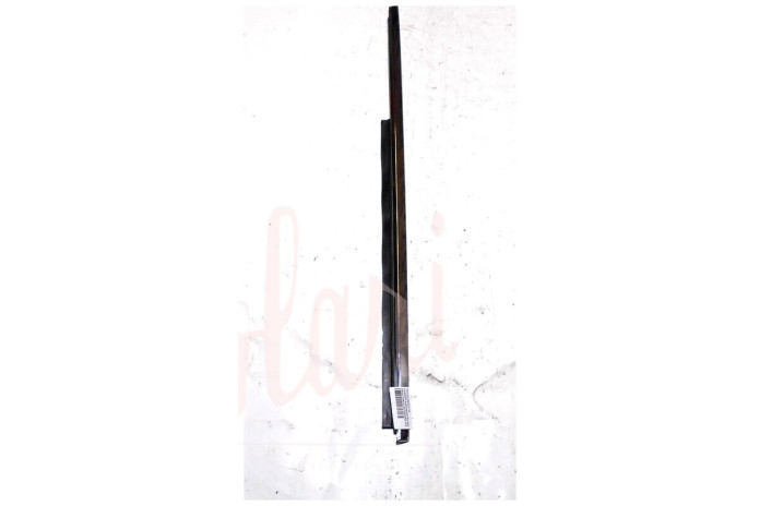 CORNICE RASCHIAVETRO ESTERNO PORTA ANTERIORE (COMPLETA)