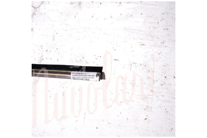 CORNICE RASCHIAVETRO ESTERNO PORTA (COMPLETA INOX)