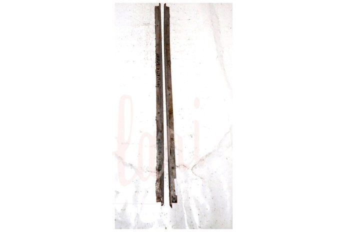 COPPIA CORNICE RASCHIAVETRO ESTERNO PORTA (ALLUMINIO)