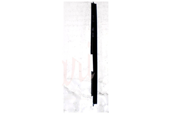 CORNICE RASCHIAVETRO INTERNO PORTA POST (COMPLETA PLASTICA)