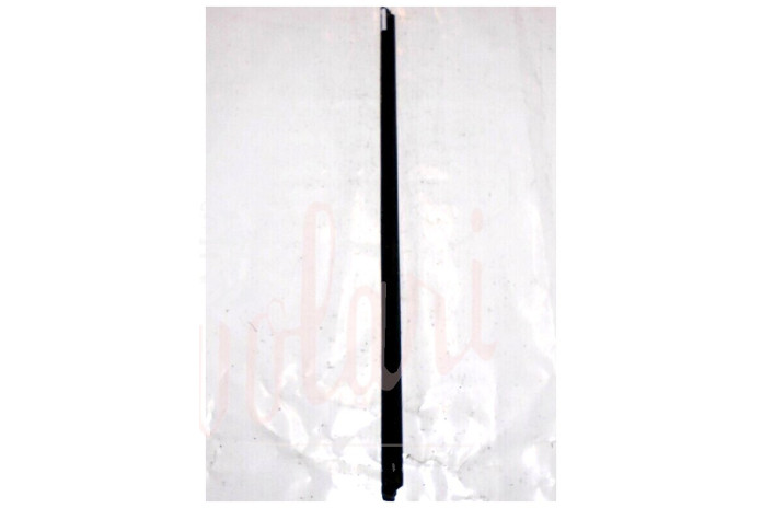 CORNICE RASCHIAVETRO ESTERNO PORTA (COMPLETA PLASTICA Cent 90.5)