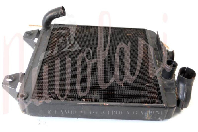 RADIATORE (CON STAFFE SOTTO E BOCHETTONE ASPIRAZIONE SOPRA)