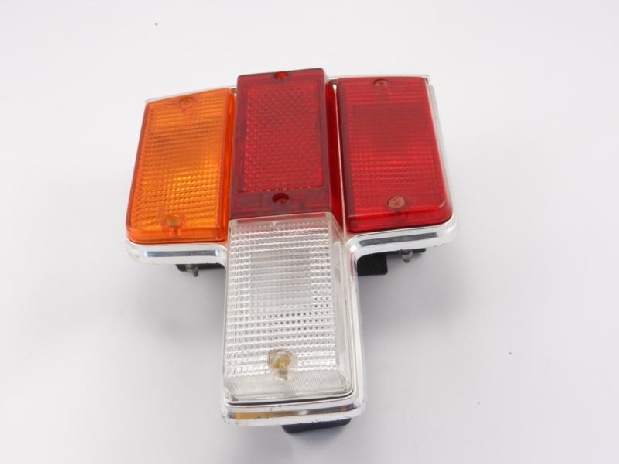 FANALE POSTERIORE ALTISSIMO PER FIAT 131 MIRAFIORI 1300 -0