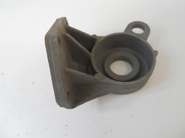 STAFFA SUPPORTO MOTORE