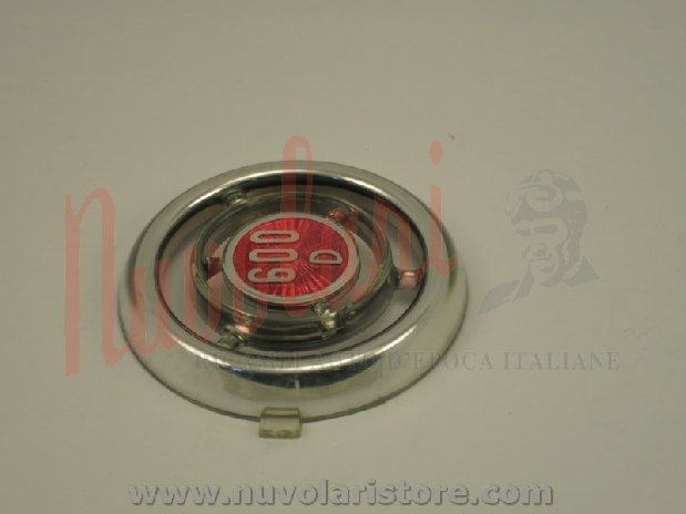FREGIO CENTRALE IN PLASTICA / PLASTIC CENTRAL LOGO FIAT 600 D BERLINA-1
